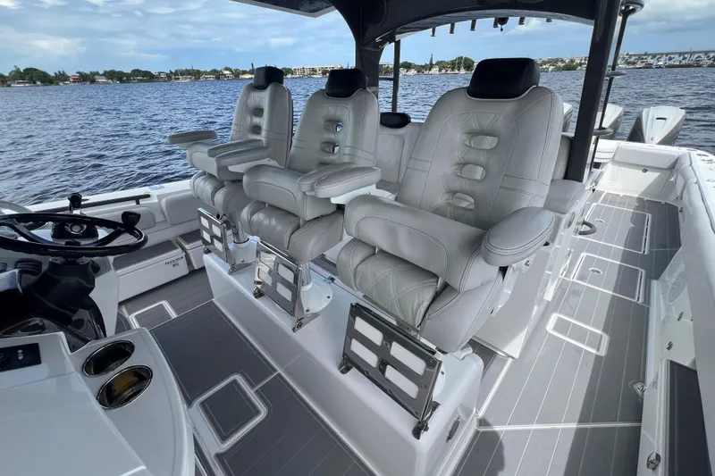 Slide: The Image of HCB 53 Title Wave - Helm - 6