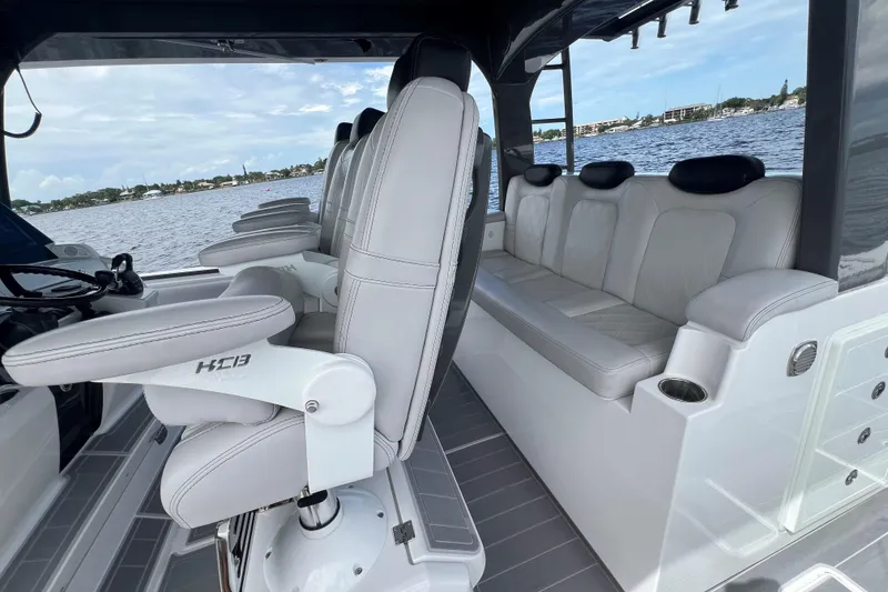 Slide: The Image of HCB 53 Title Wave - Helm - 7