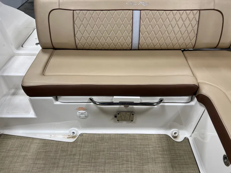 Slide: The Image of Sea Ray 220 SDX 2017 - 22