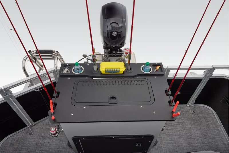 Slide: The Image of Sun Tracker SportFish 22 DLX 2026 - 61