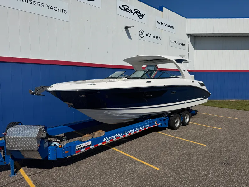 The Image of Sea Ray SLX 350 2026 - undefined