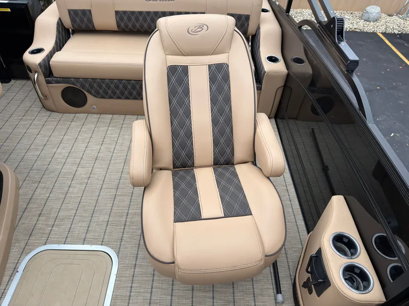 Slide: The Image of Barletta LUSSO 23UCTT 2022 - 12