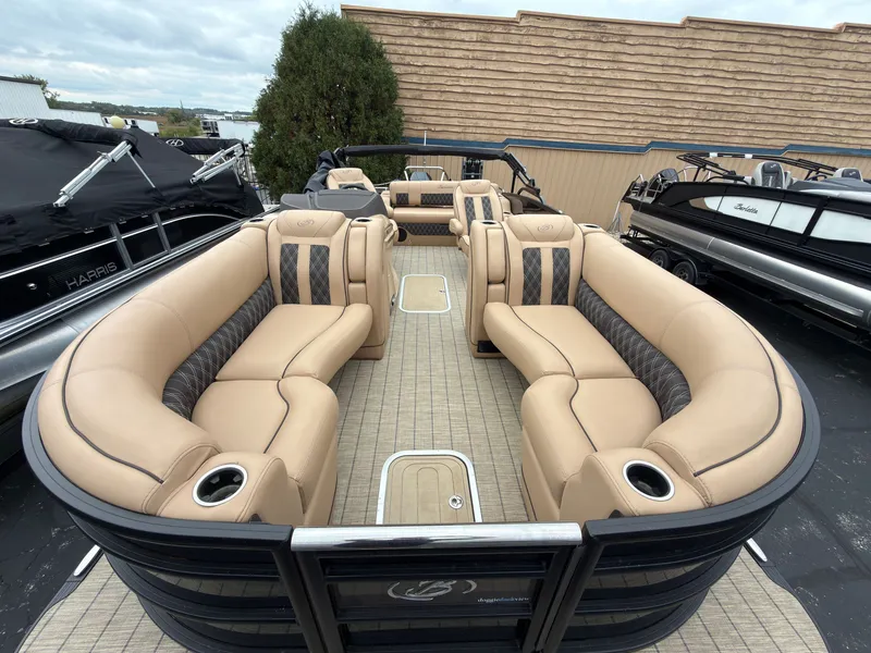 Slide: The Image of Barletta LUSSO 23UCTT 2022 - 2