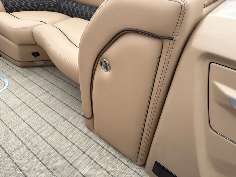 Slide: The Image of Barletta LUSSO 23UCTT 2022 - 8