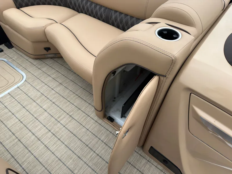 Slide: The Image of Barletta LUSSO 23UCTT 2022 - 9