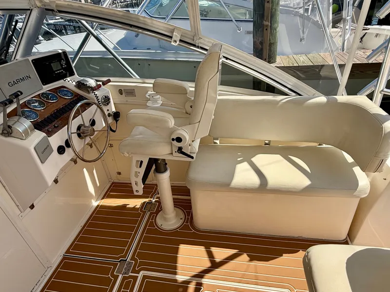 Slide: The Image of Albemarle 320 Express Fisherman 2004 - 15