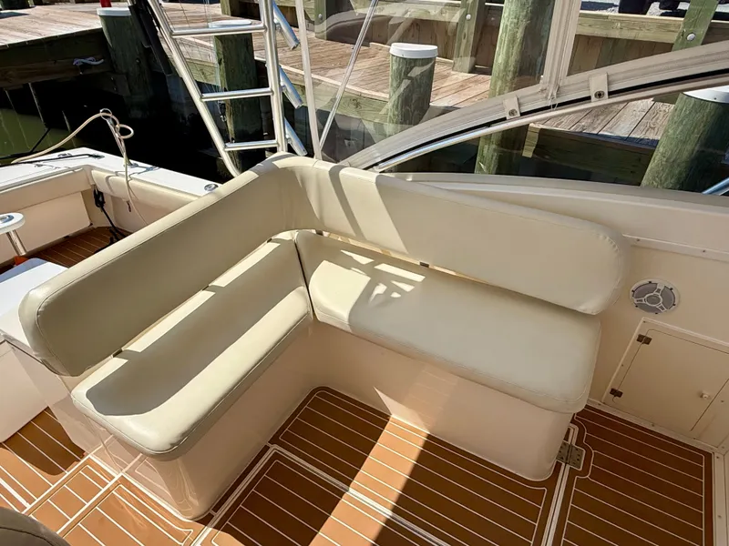 Slide: The Image of Albemarle 320 Express Fisherman 2004 - 16