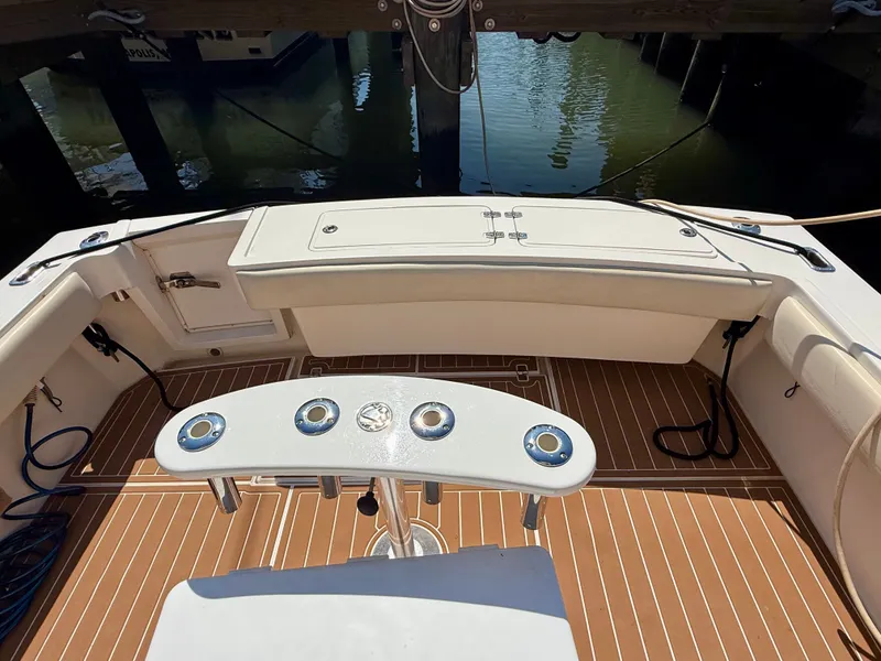 Slide: The Image of Albemarle 320 Express Fisherman 2004 - 21