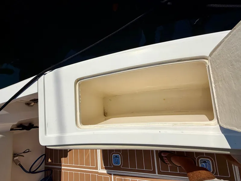 Slide: The Image of Albemarle 320 Express Fisherman 2004 - 23