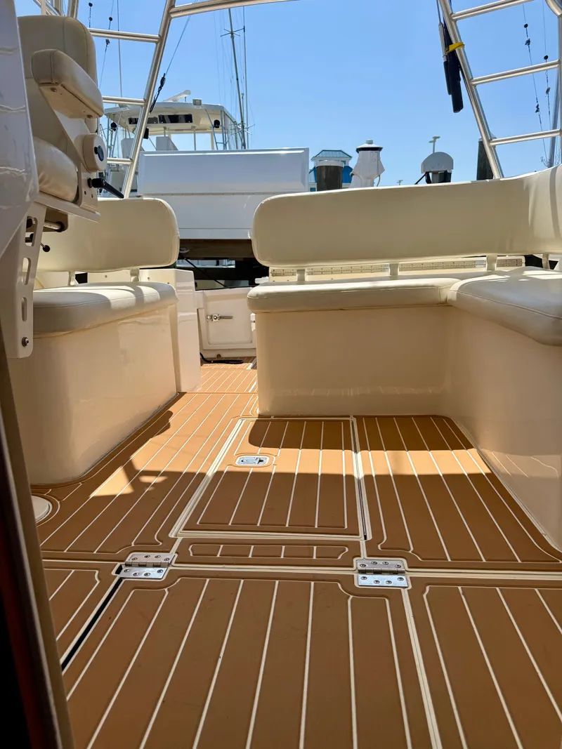 Slide: The Image of Albemarle 320 Express Fisherman 2004 - 36