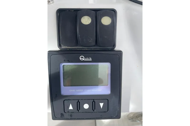 Slide: The Image of Quick CHC 1203 chain counter on 2017 Beneteau Sense 50 yacht. - 62