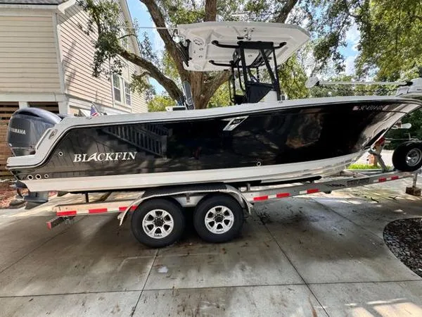 The Image of Blackfin 252 CC 2021 - 0