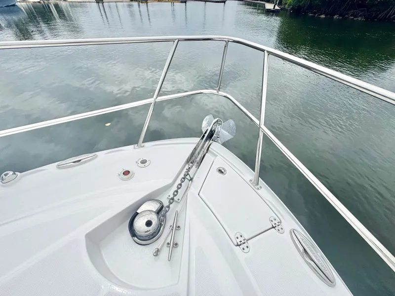 Slide: The Image of Monterey 335 Sport Yacht 2021 - 19