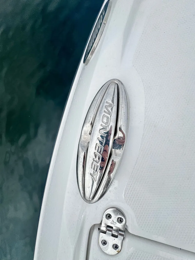Slide: The Image of Monterey 335 Sport Yacht 2021 - 20