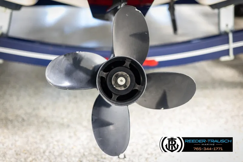 Slide: The Image of 2015 Chaparral 19 H2O Ski & Fish boat propeller, close-up view. - 46