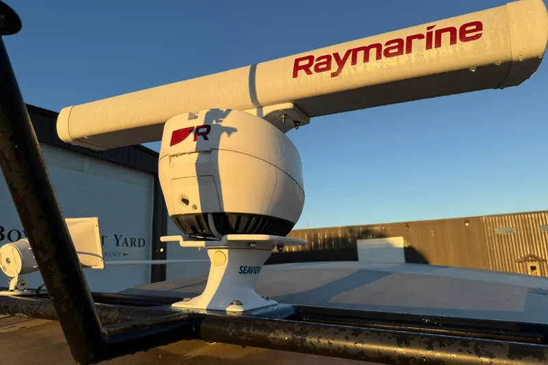 Slide: The Image of Raymarine radar on 1979 Magnum 38 Sport boat, mounted on Seaview base. - 49
