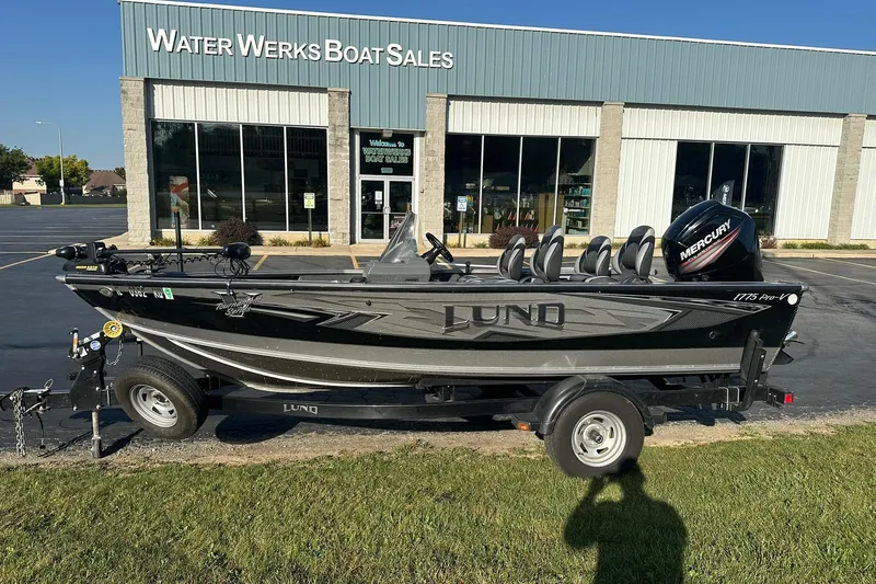 Slide: The Image of 2016 Lund 1775 Pro-V SS boat outside Water Werks Boat Sales dealership. - 0
