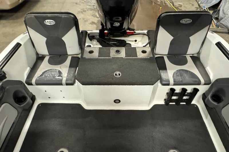 Slide: The Image of 2009 Lund 186 Tyee GL boat interior with dual seats and motor mount. - 5