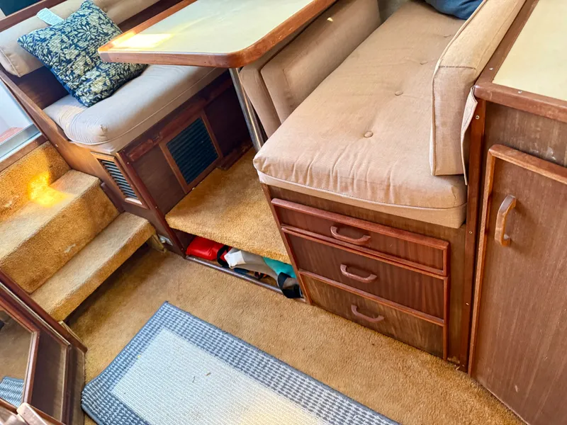 Slide: The Image of Sea Ray 300 Weekender 1986 - 15