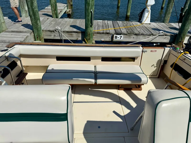 Slide: The Image of Sea Ray 300 Weekender 1986 - 18