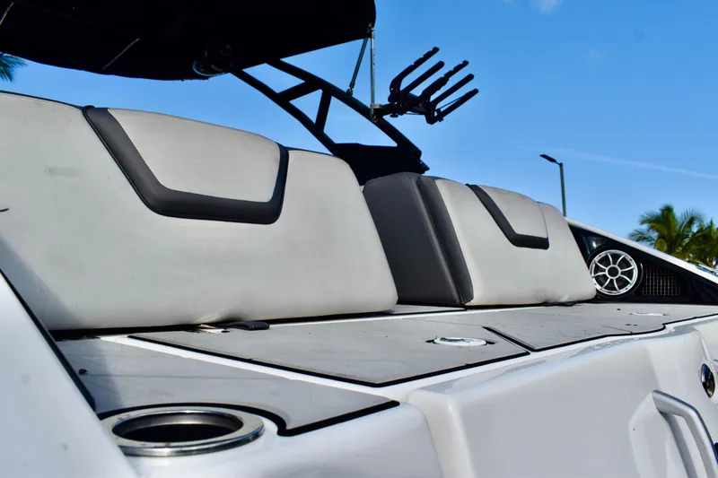 Slide: The Image of 2022 Yamaha Boats 252XE interior with sleek seating and modern design. - 17