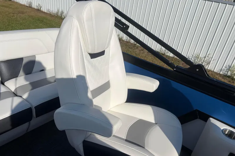 Slide: The Image of Luxurious white leather seat in 2022 Viaggio Diamante Q boat, featuring modern design. - 39
