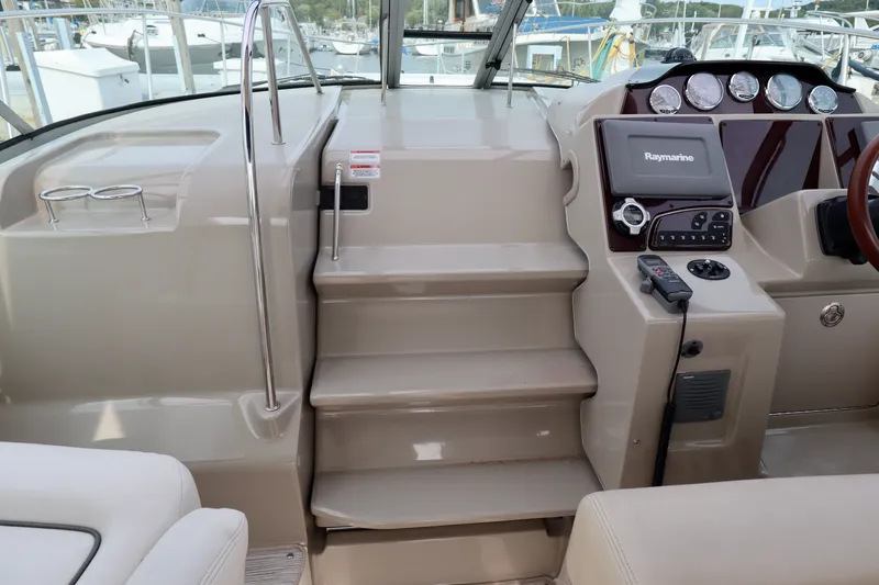 Slide: The Image of Sea Ray Sundancer 350 2011 - 19