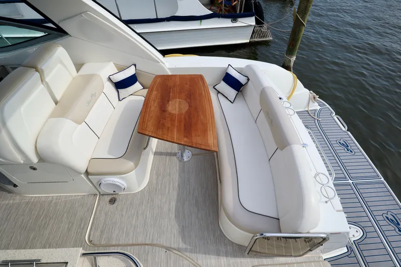 Slide: The Image of Sea Ray Sundancer 350 2011 - 2
