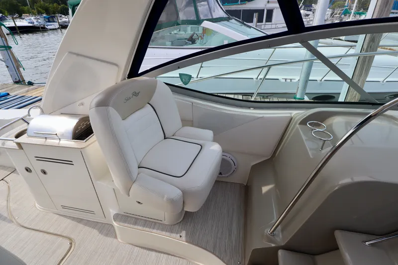 Slide: The Image of Sea Ray Sundancer 350 2011 - 20