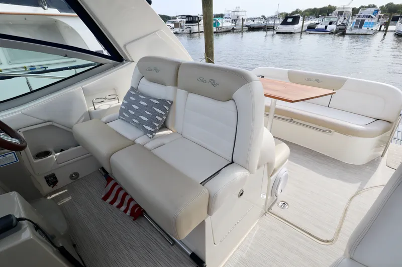 Slide: The Image of Sea Ray Sundancer 350 2011 - 22