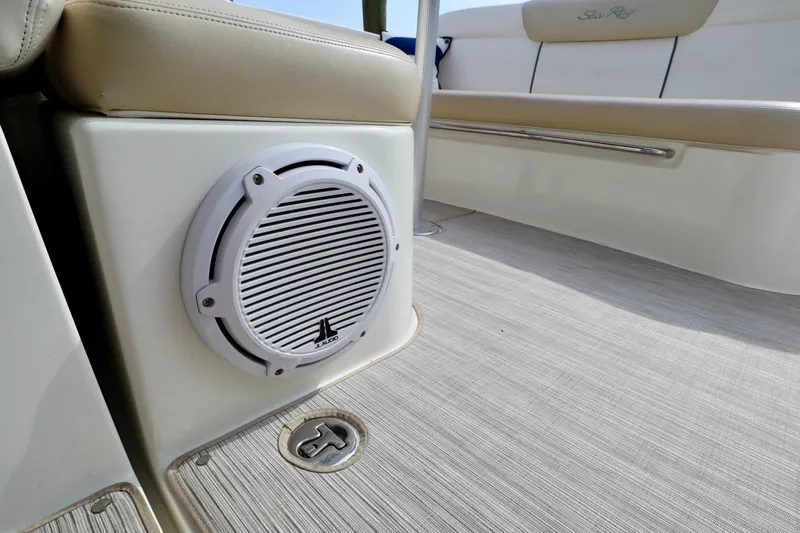 Slide: The Image of Sea Ray Sundancer 350 2011 - 23