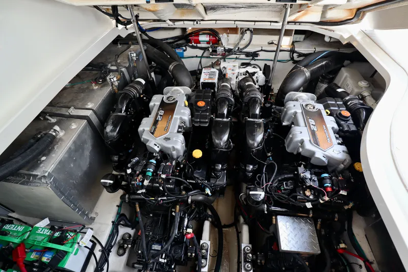 Slide: The Image of Sea Ray Sundancer 350 2011 - 3