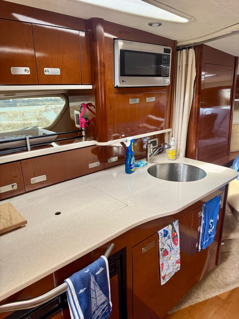 Slide: The Image of Sea Ray Sundancer 350 2011 - 8