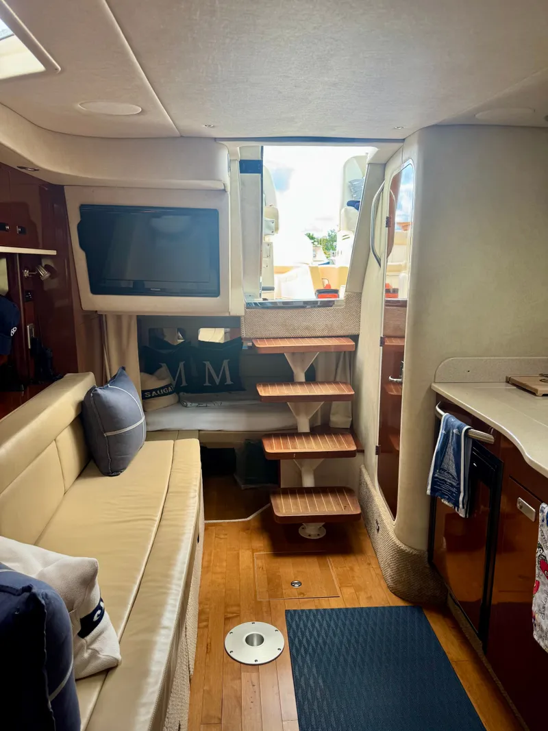 Slide: The Image of Sea Ray Sundancer 350 2011 - 9