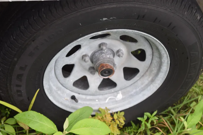 Slide: The Image of Lewmar thermal circuit breaker on 2003 Scout 242 Sportfish boat. - 40