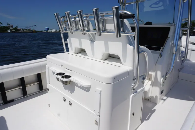 Slide: The Image of Regulator Marine 32 Forward Seating 2012 - 27