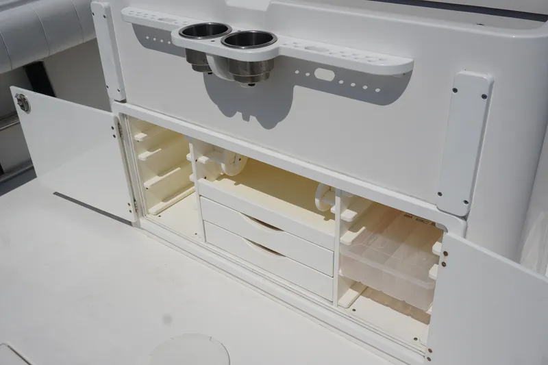 Slide: The Image of Regulator Marine 32 Forward Seating 2012 - 29