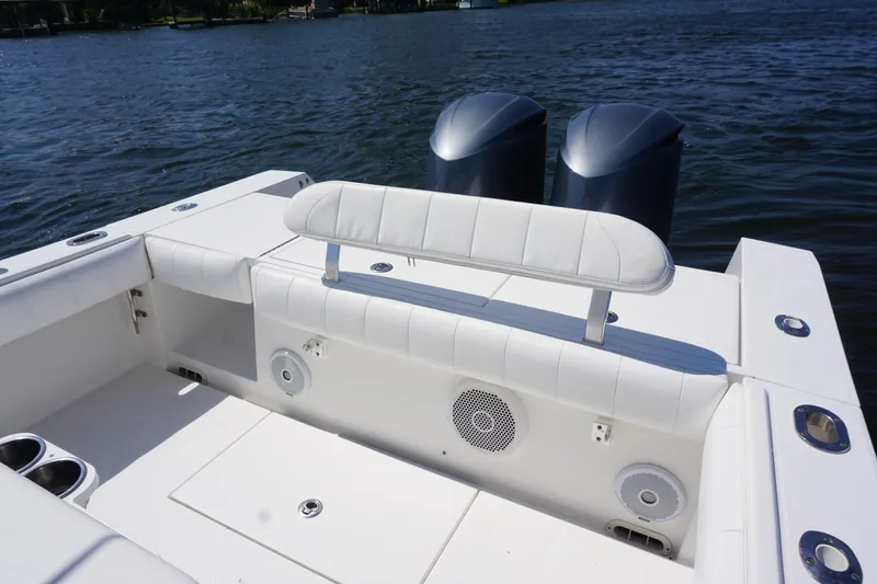 Slide: The Image of Regulator Marine 32 Forward Seating 2012 - 34