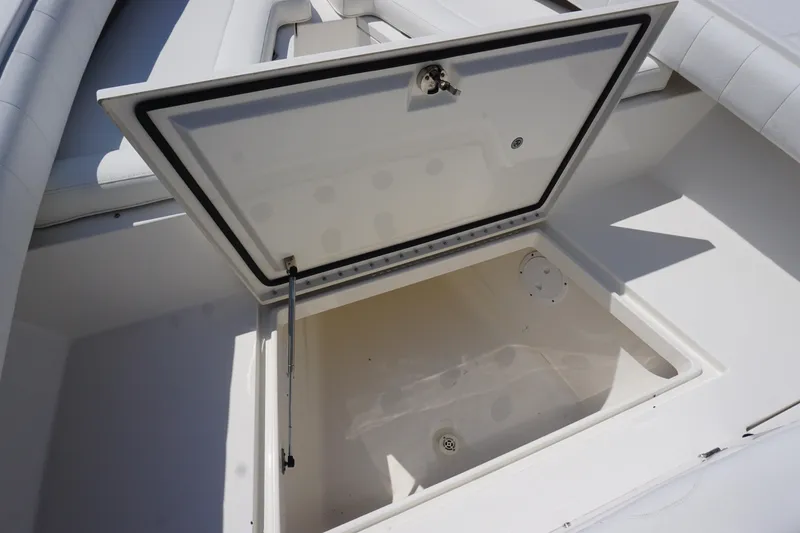 Slide: The Image of Regulator Marine 32 Forward Seating 2012 - 6