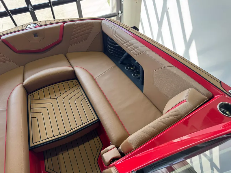 Slide: The Image of Nautique Super Air Nautique G25 2024 - 18