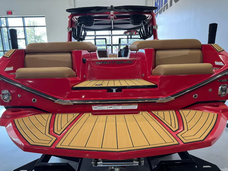 Slide: The Image of Nautique Super Air Nautique G25 2024 - 8