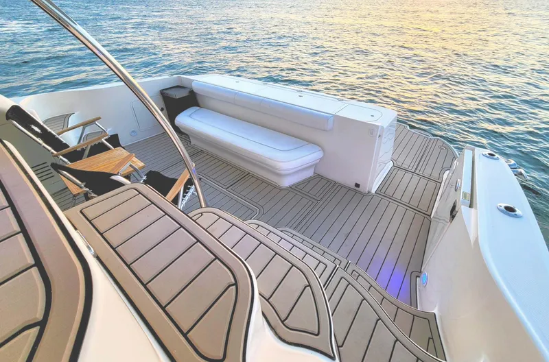 Slide: The Image of Sea Ray 52 Sedan Bridge 2006 - 9