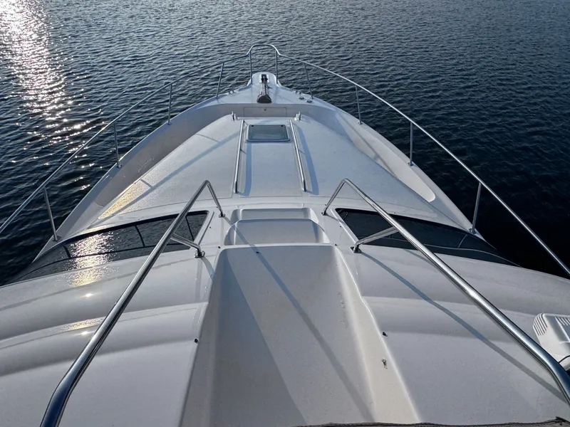 Slide: The Image of Sea Ray 450 Express Bridge 2000 - 10