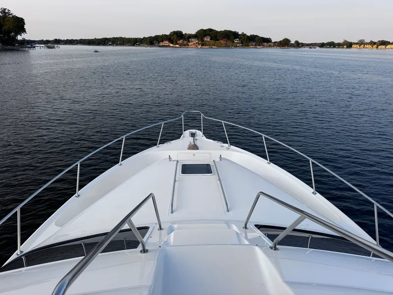 Slide: The Image of Sea Ray 450 Express Bridge 2000 - 13