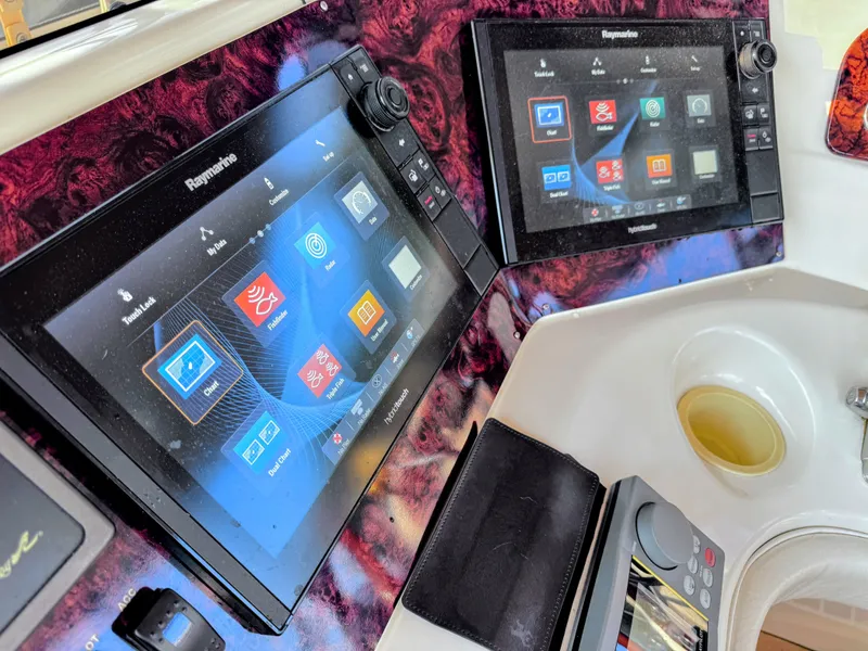 Slide: The Image of Sea Ray 450 Express Bridge 2000 - 14