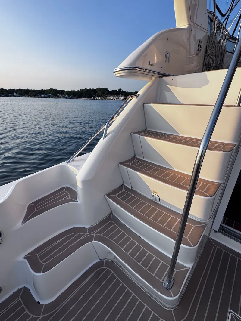 Slide: The Image of Sea Ray 450 Express Bridge 2000 - 16