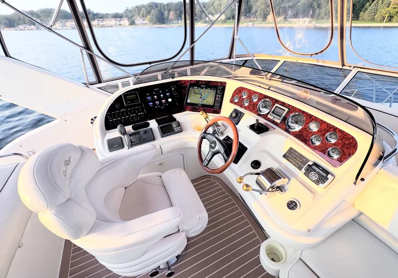 Slide: The Image of Sea Ray 450 Express Bridge 2000 - 31