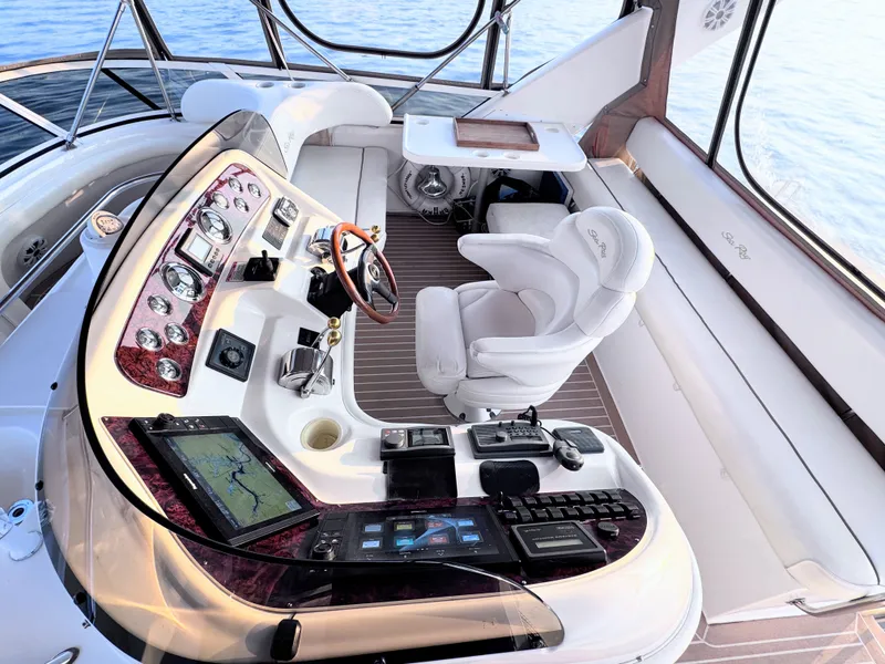 Slide: The Image of Sea Ray 450 Express Bridge 2000 - 32