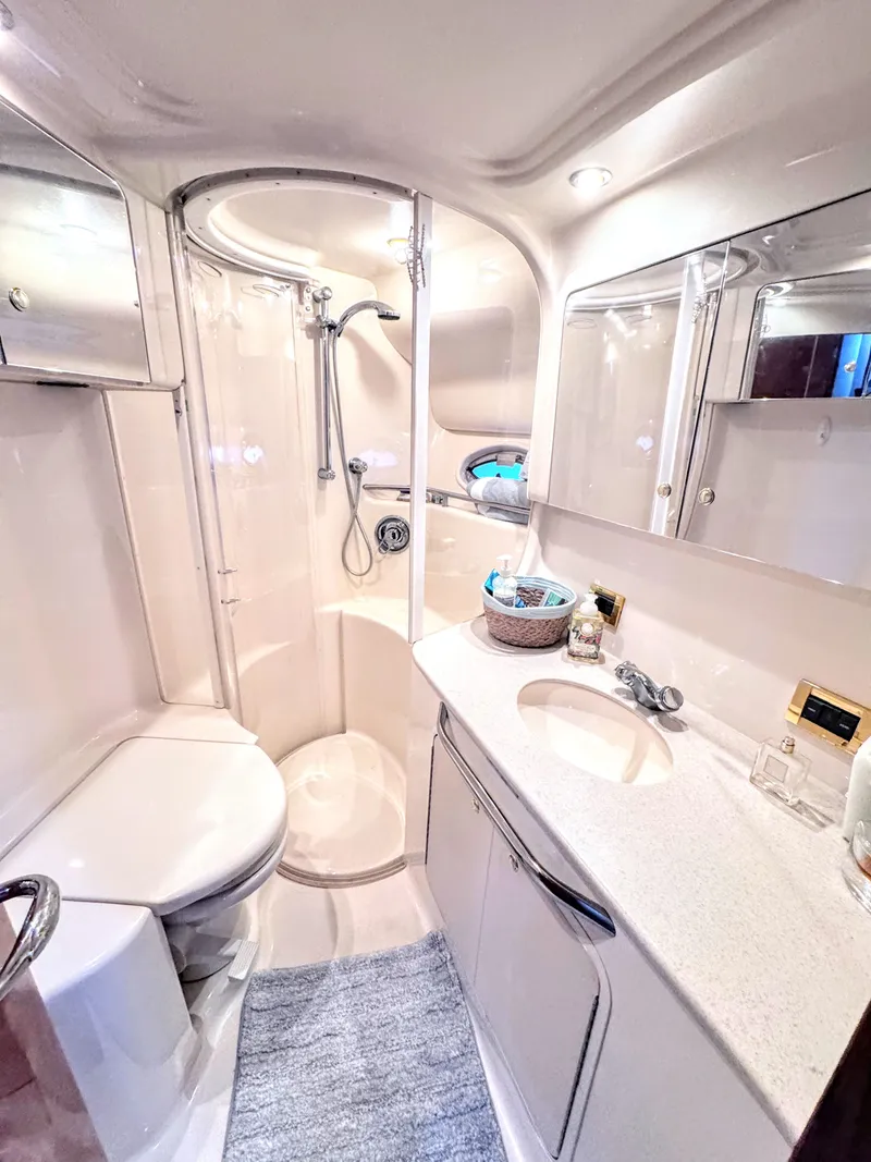 Slide: The Image of Sea Ray 450 Express Bridge 2000 - 45