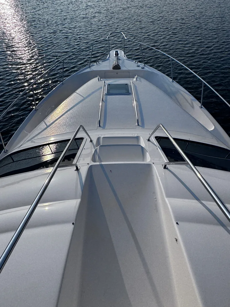 Slide: The Image of Sea Ray 450 Express Bridge 2000 - 9